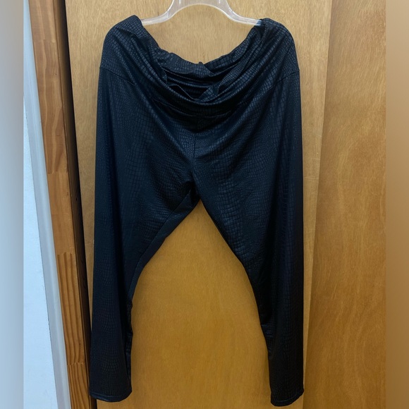NWOT Shein Crocodile Print Leggings Black Size 3X - Picture 6 of 10